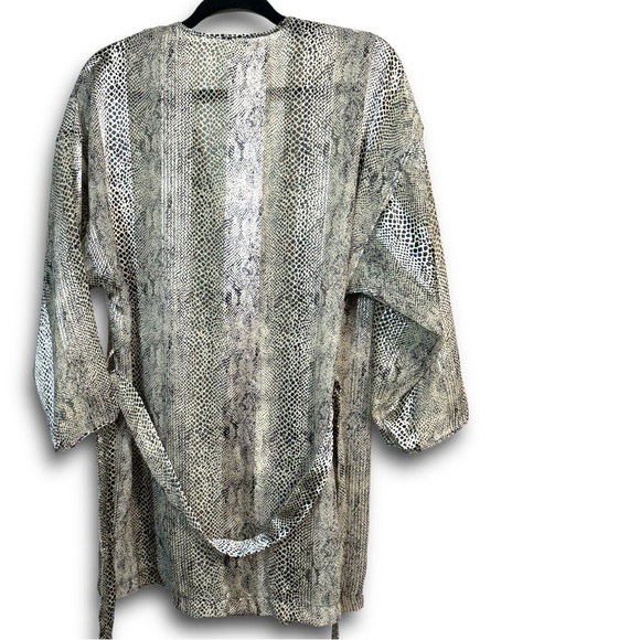 Cinema Eloile new kimono robe women's size small belted leopard print - Picture 2 of 5